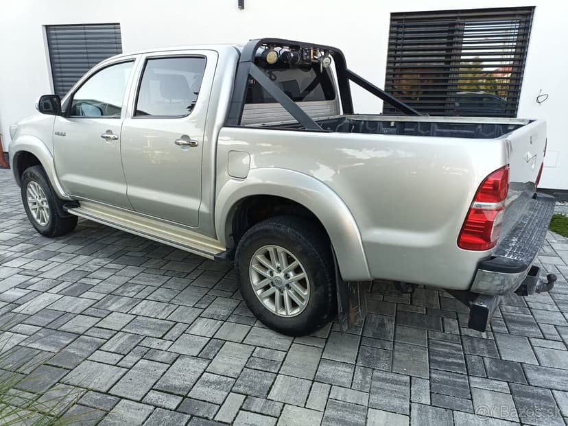 TOYOTA HILUX 2.5 D-4D - na predaj / na splatky