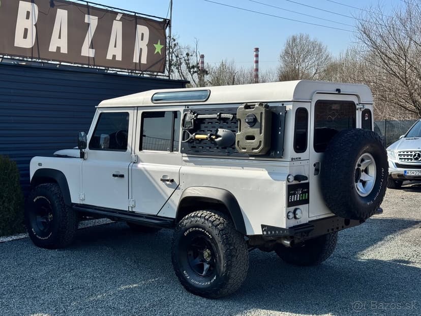 Land Rover Defender 110 2.4