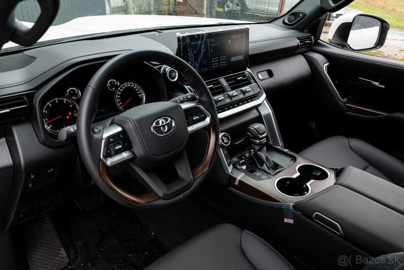 Toyota Land Cruiser LC300 2024 /  3,5  V6 Benzín | Automat