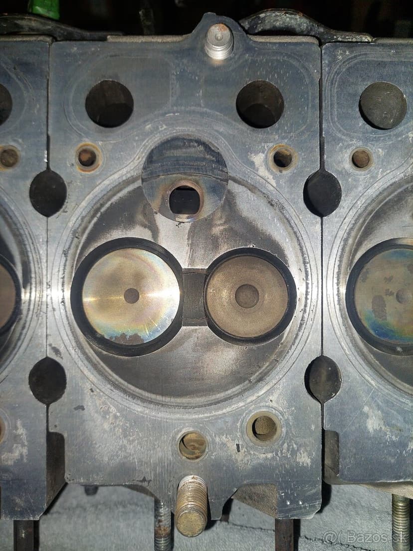 JEEP CHEROKEE XJ 2.5 TD hlava valcov motora - cena dohodou