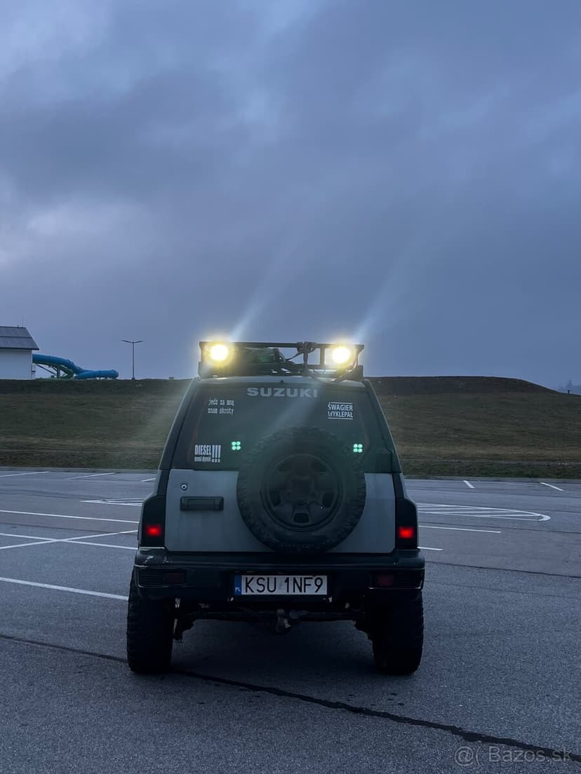 Suzuki vitara offroad