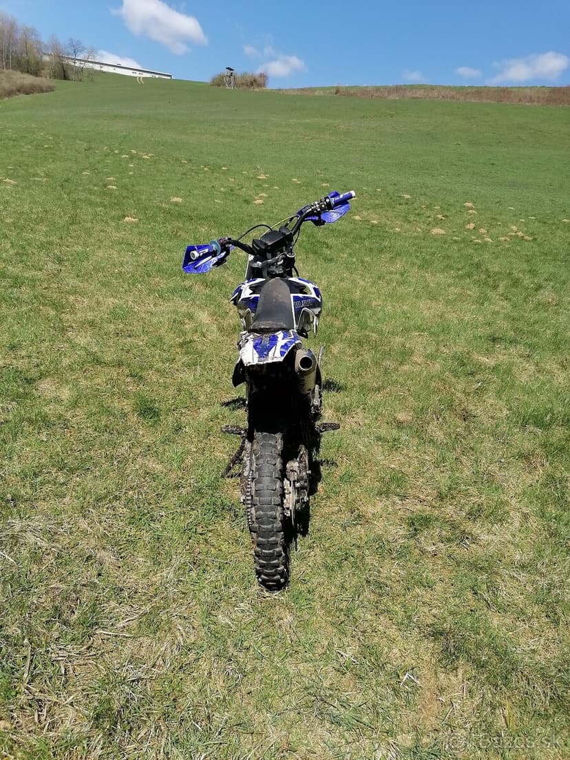 Predám motorku hurricane  250