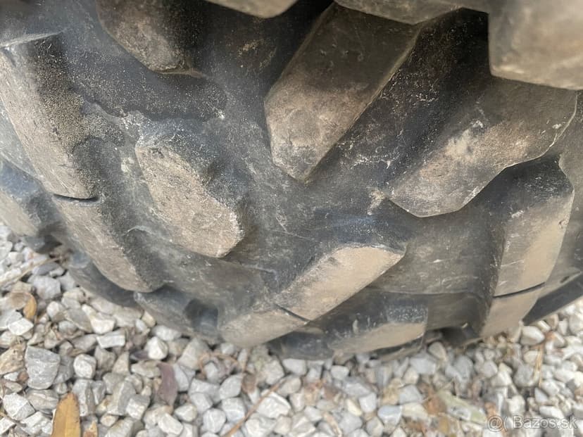 Predam pneu 26x8-14 a 26x10-14