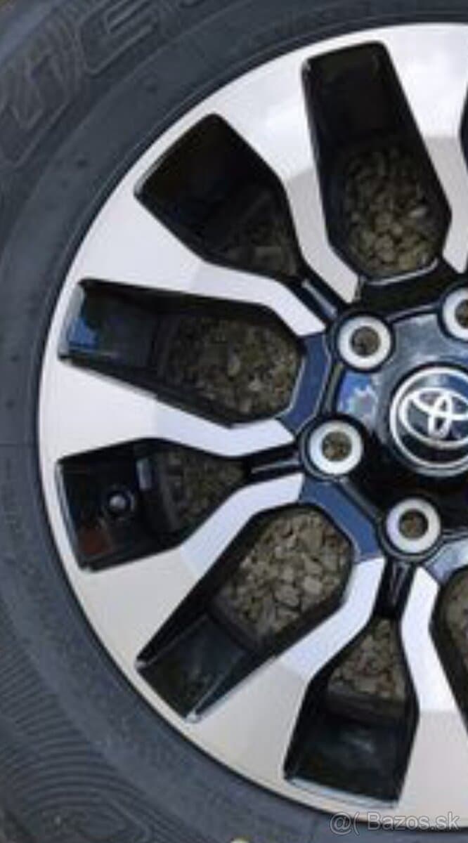 alu  kolesá  TOYOTA HILUX (rezervace)