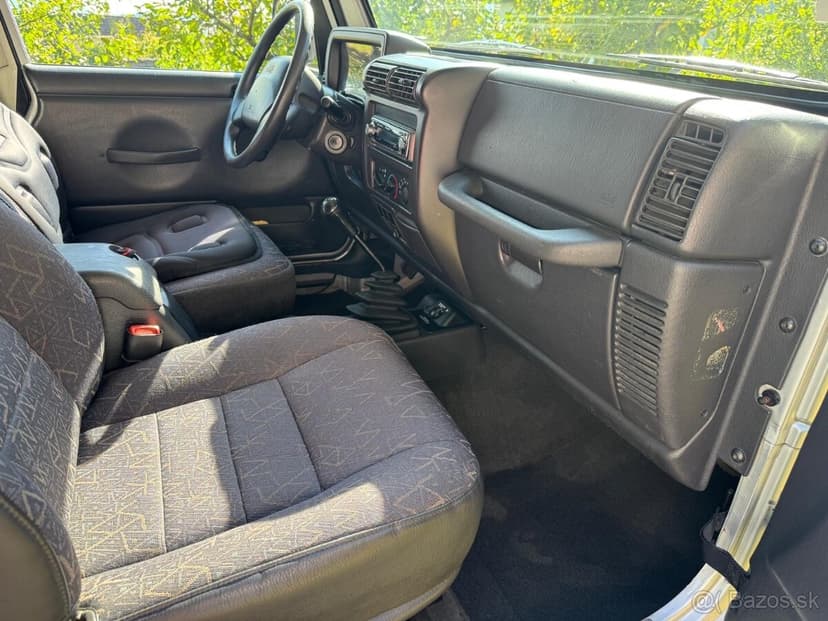 predám Jeep Wrangler r.v. 2004/87kW/2464cm3