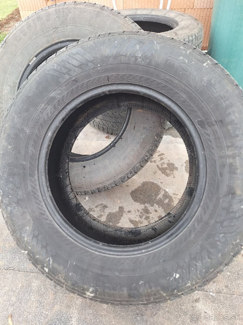 Predám pneu 265/65 R17