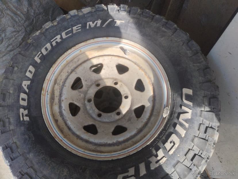 Predám terénne pneu 265/75R16