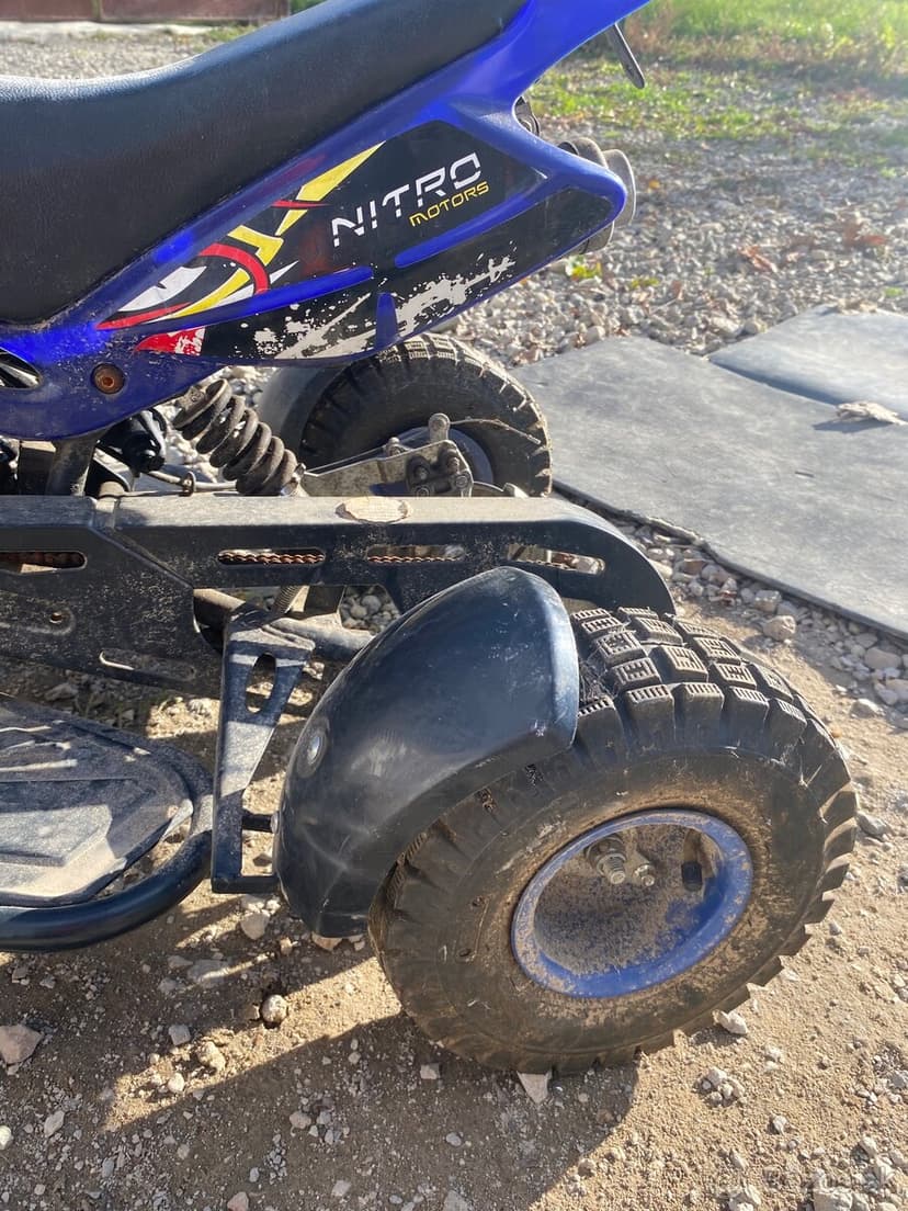 Detská štvorkolka 50cc - nefunkčná na diely