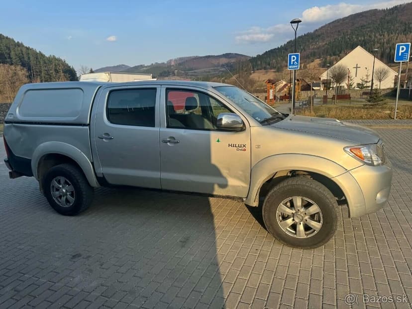 Predám Toyota Hilux 2.5, D-4D
