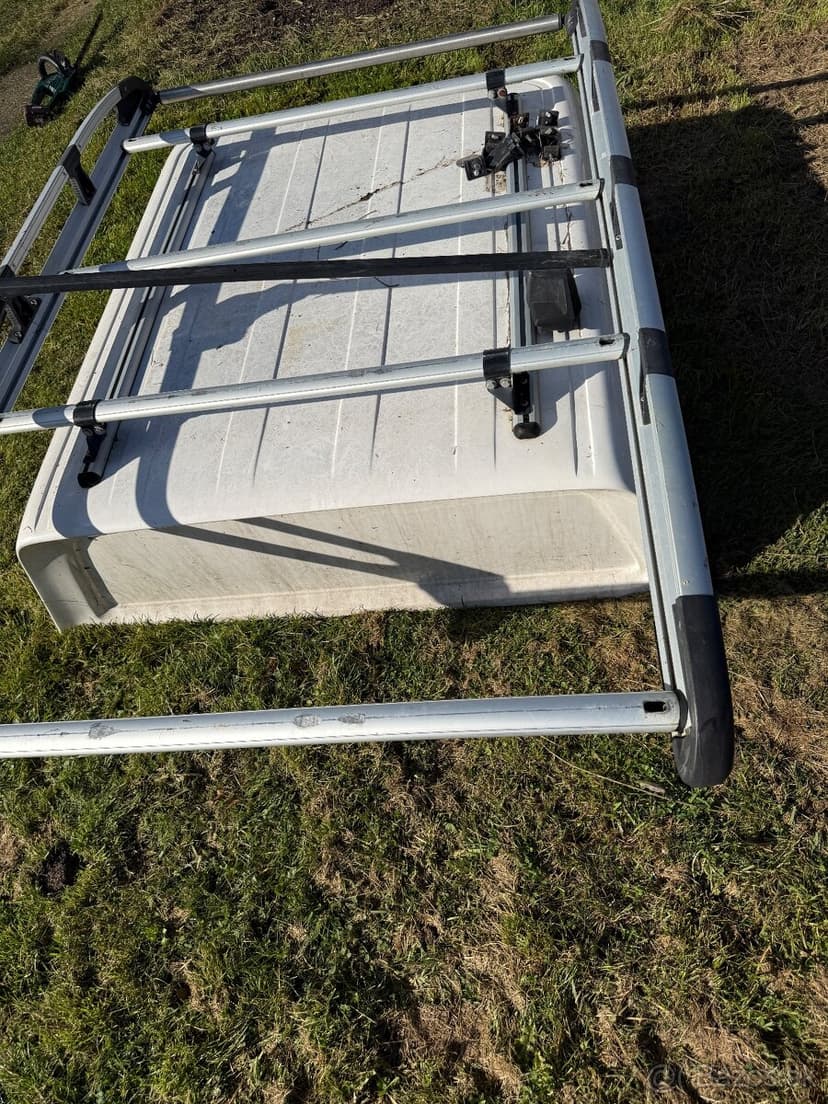 Hardtop a nosič toyota hilux