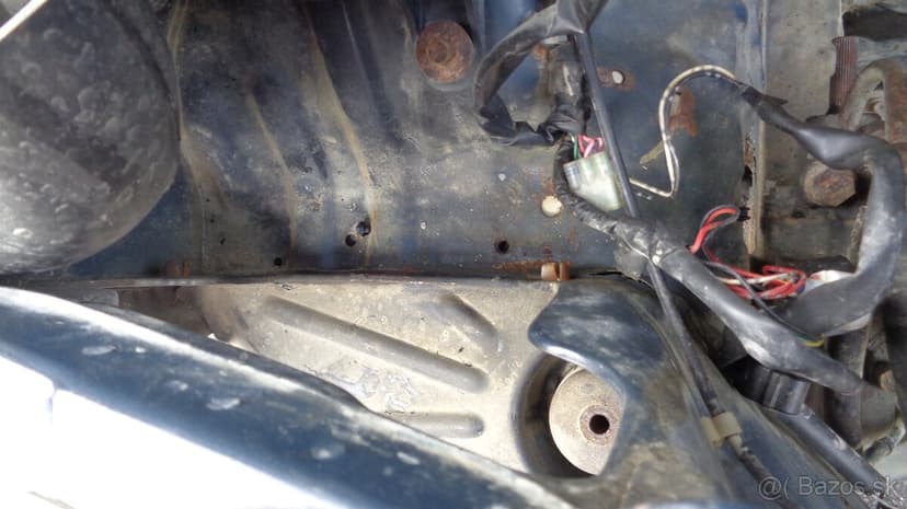 Suzuki Jimny diely karoserie Komplet predok