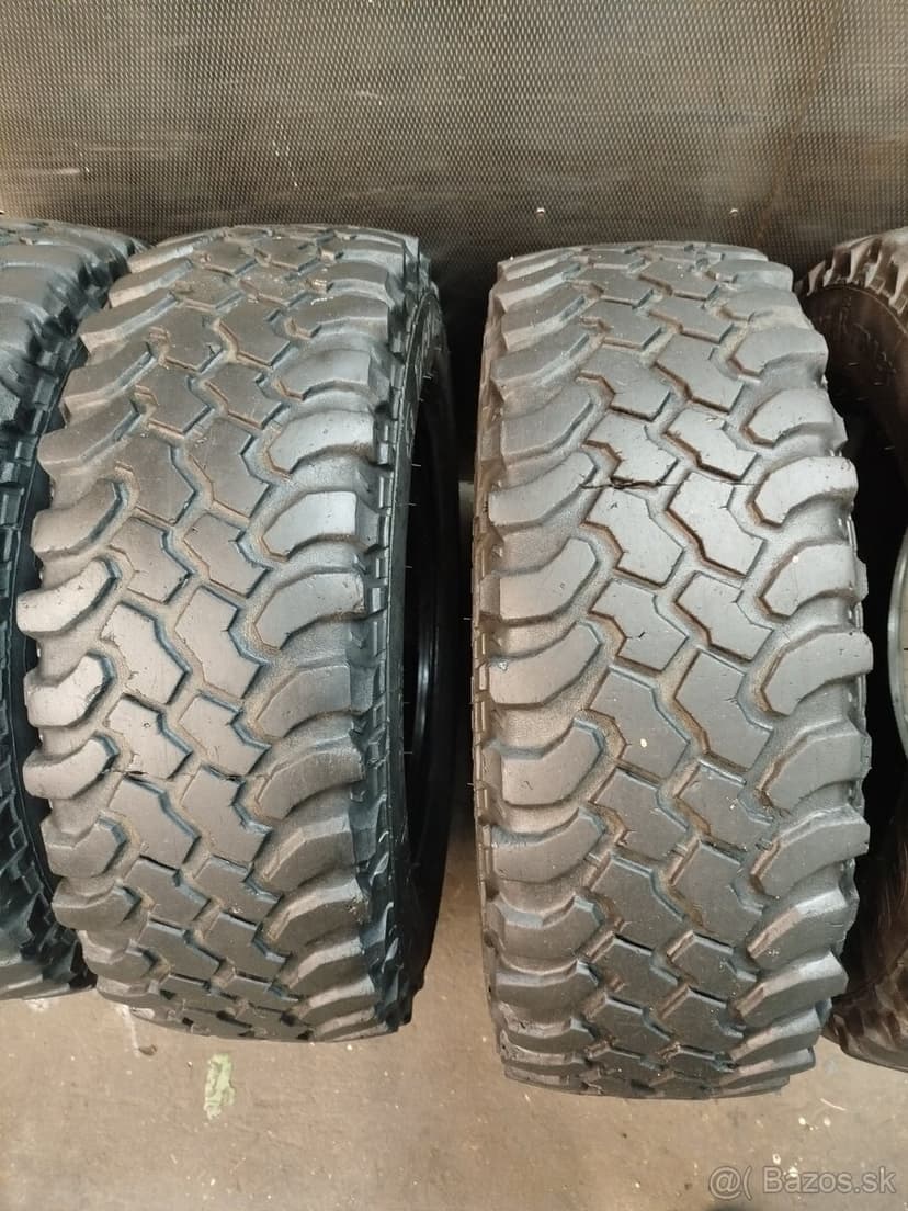 Predám offroad pneu 225/70 R16 7mm cena 20€ za všetky 4ks