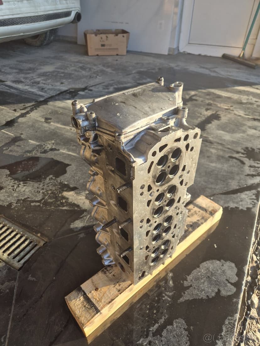 Hlava nissan navara pathfinger