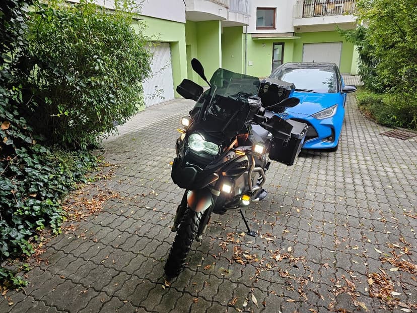 BMW 1250GS ADVENTURE TRIPLE BLACK EDITION