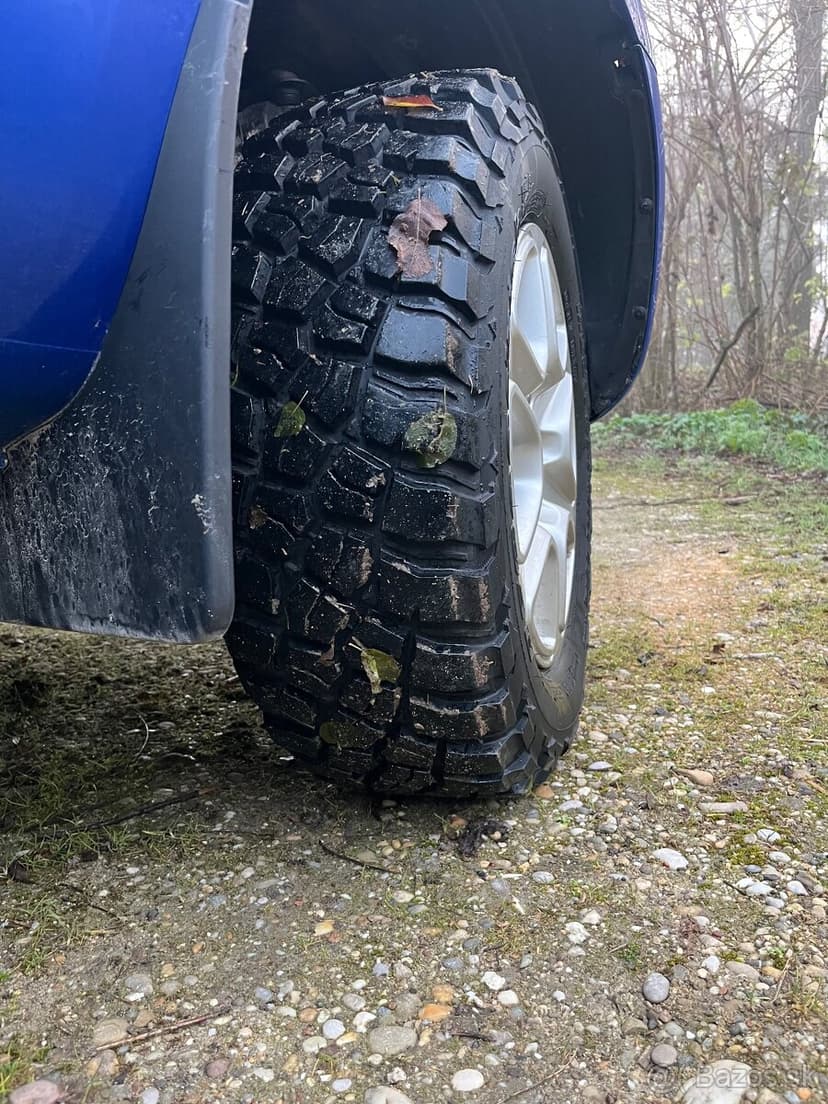 BF Goodrich Mud Terrain pneu offroad R17