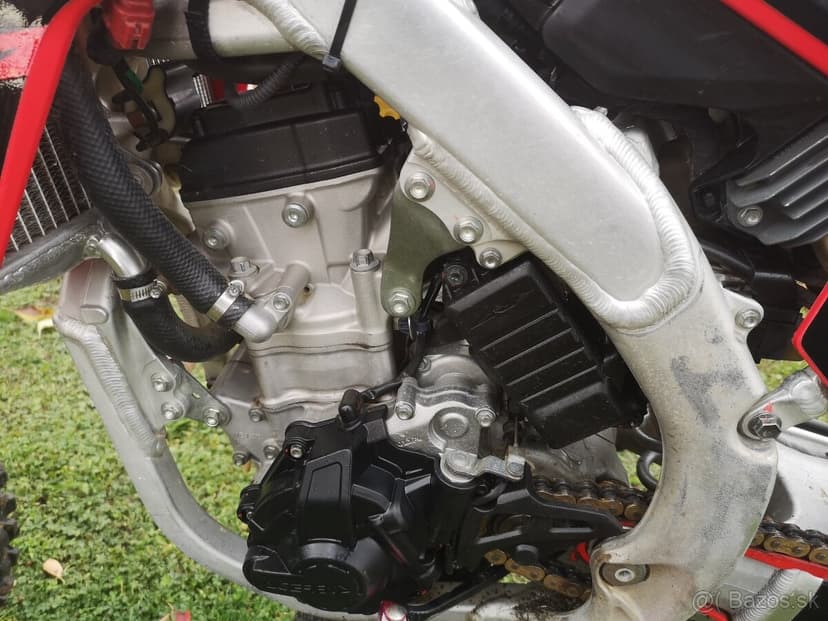 Honda CRF 250R, 2024, se startérem.