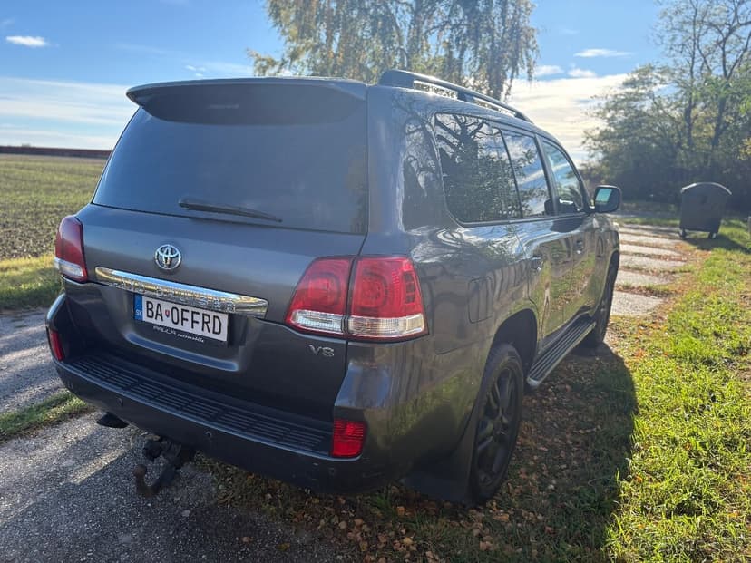 Toyota Land Cruiser 200 V8 4.5D