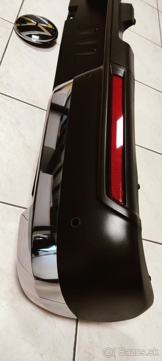 VW Amarok zadný nárazník