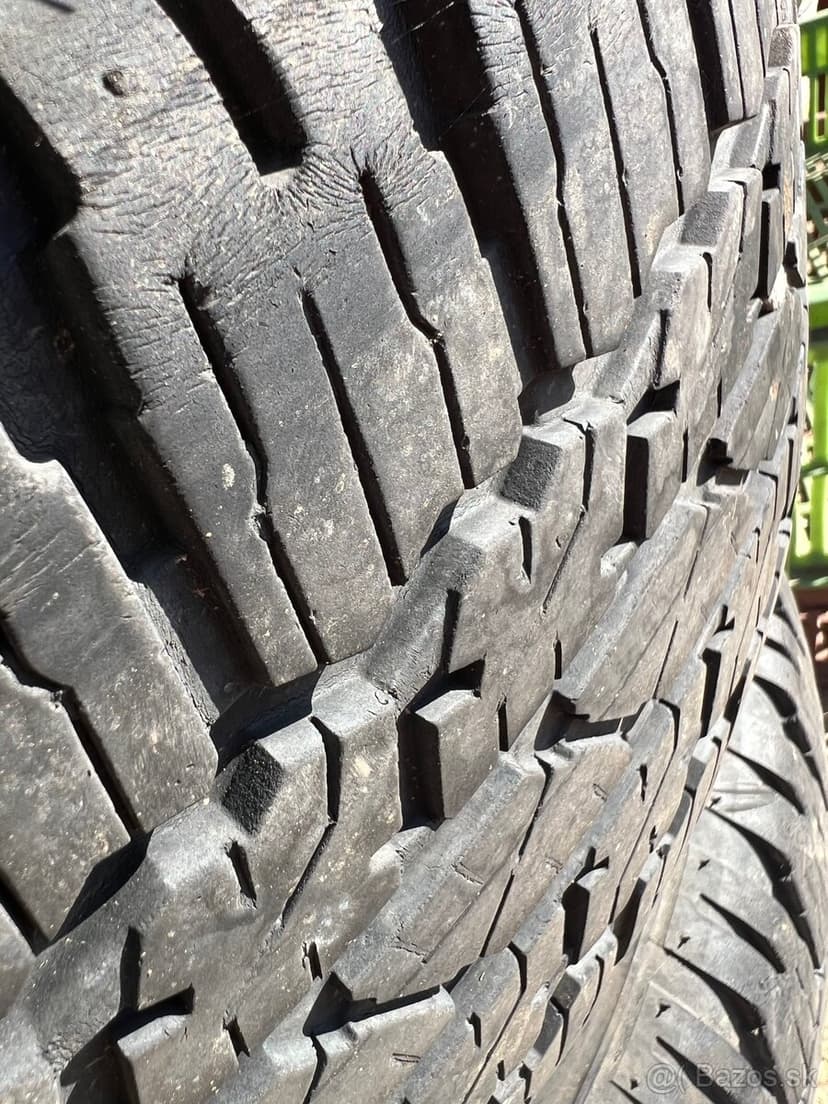 265/65 R17  112s A/T leto