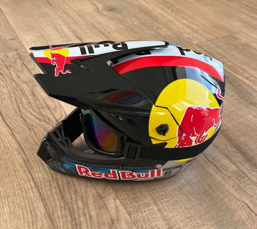 Redbull prilba na štvorkolku/motocross