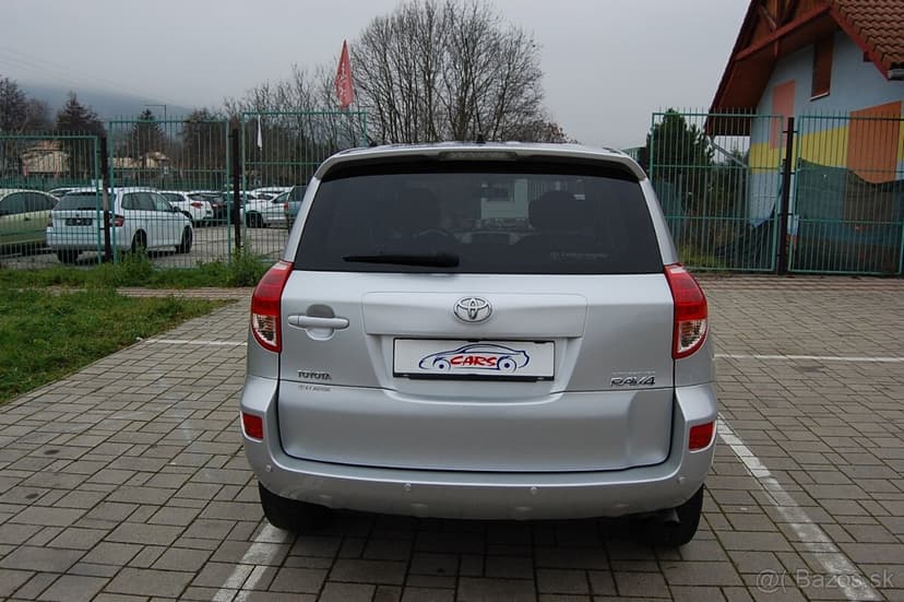 Toyota RAV4  2.0 benzín