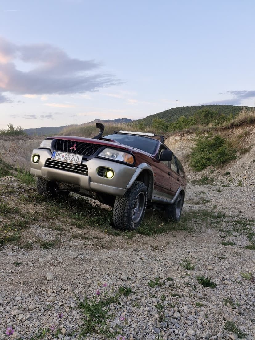 Mitsubishi pajero sport