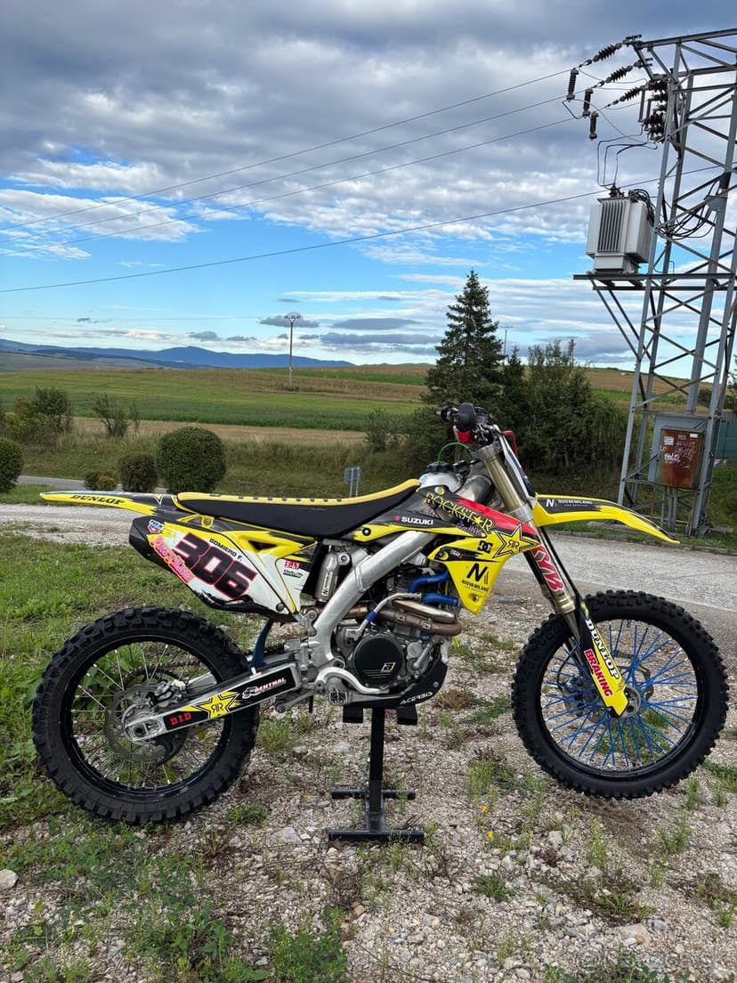 Suzuki rmz 250 , vstrek
