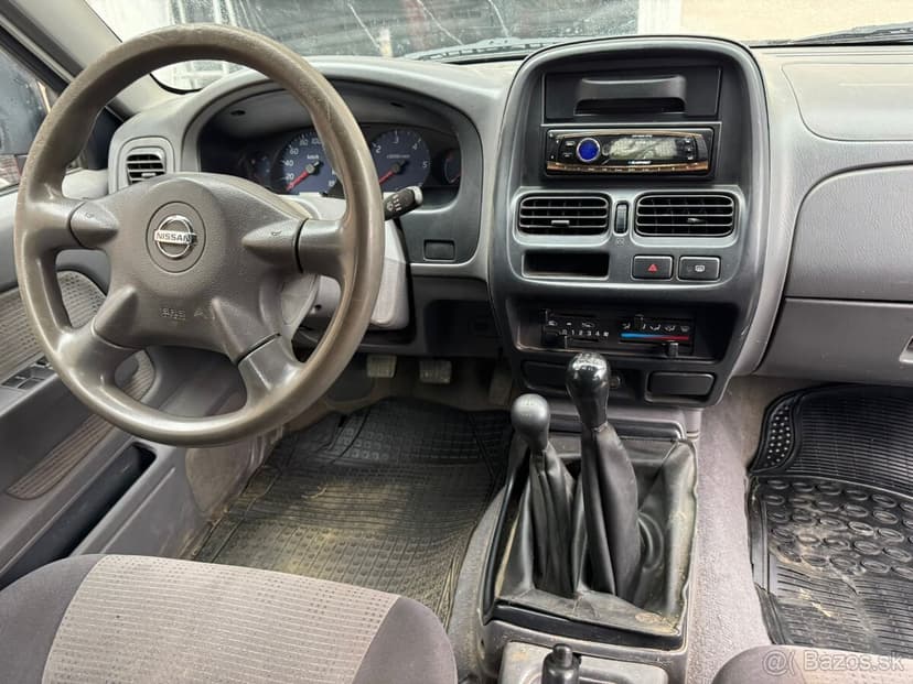 NISSAN NAVARA 2,5TD 4X4 KLÍMA ŤAŽNÉ 2006 ROK