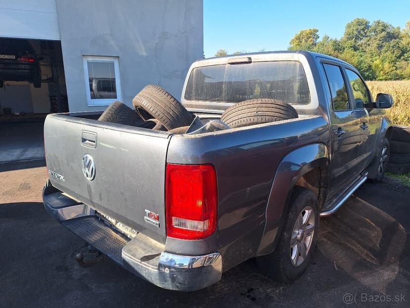VW AMAROK 2,0 DIESEL 4X4 ŤAŽNÉ KLÍMA 120KW