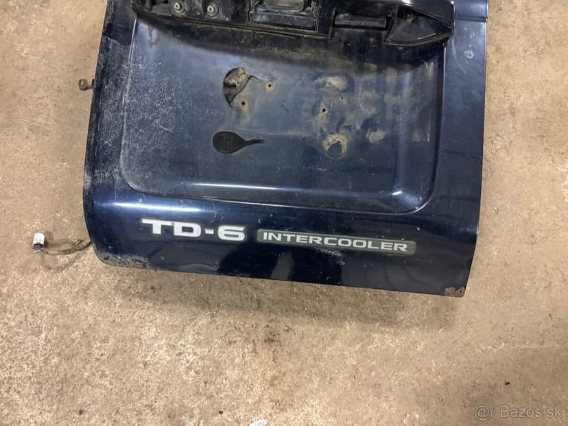 Predám zadne (Ľ/P kufrove) dvere na Nissan patrol y61