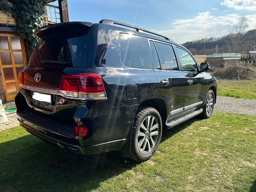 Toyota Land Cruiser Premium 200