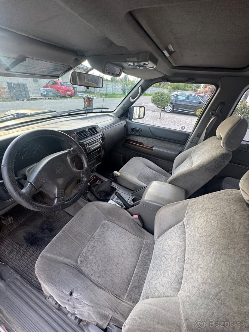 Nissan Patrol y61