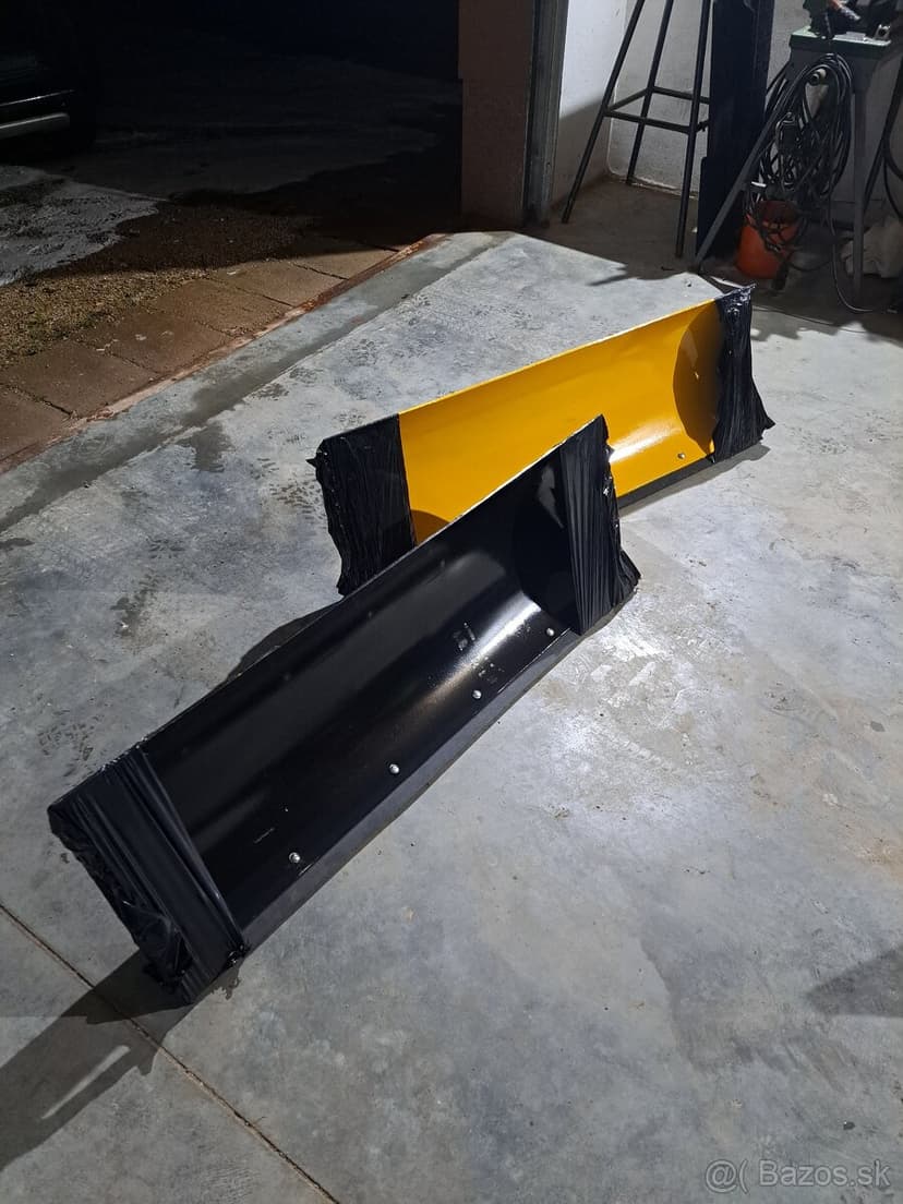 Snežný pluh na štvorkolku