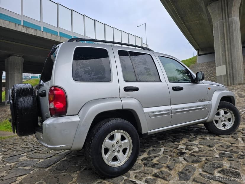 Jeep Cherokee 2,8CRD /110kw A/T //BEZ KOROZIE // gar.km