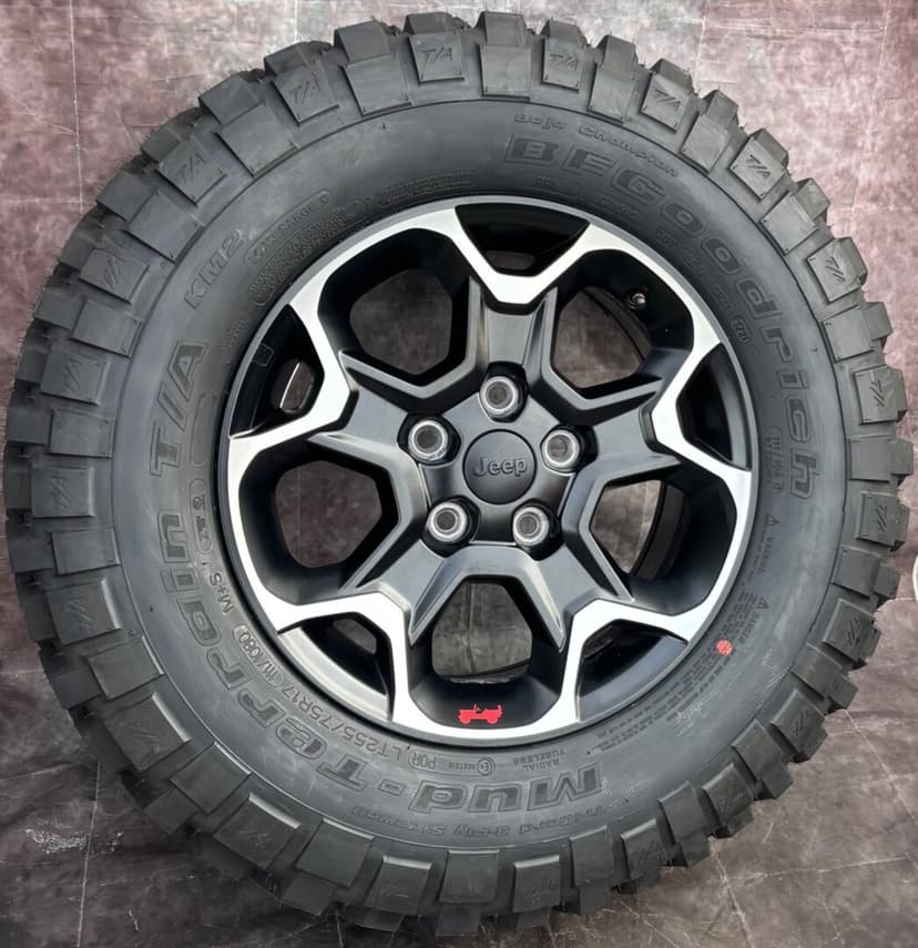 Originální alu kola Jeep 255/75/17