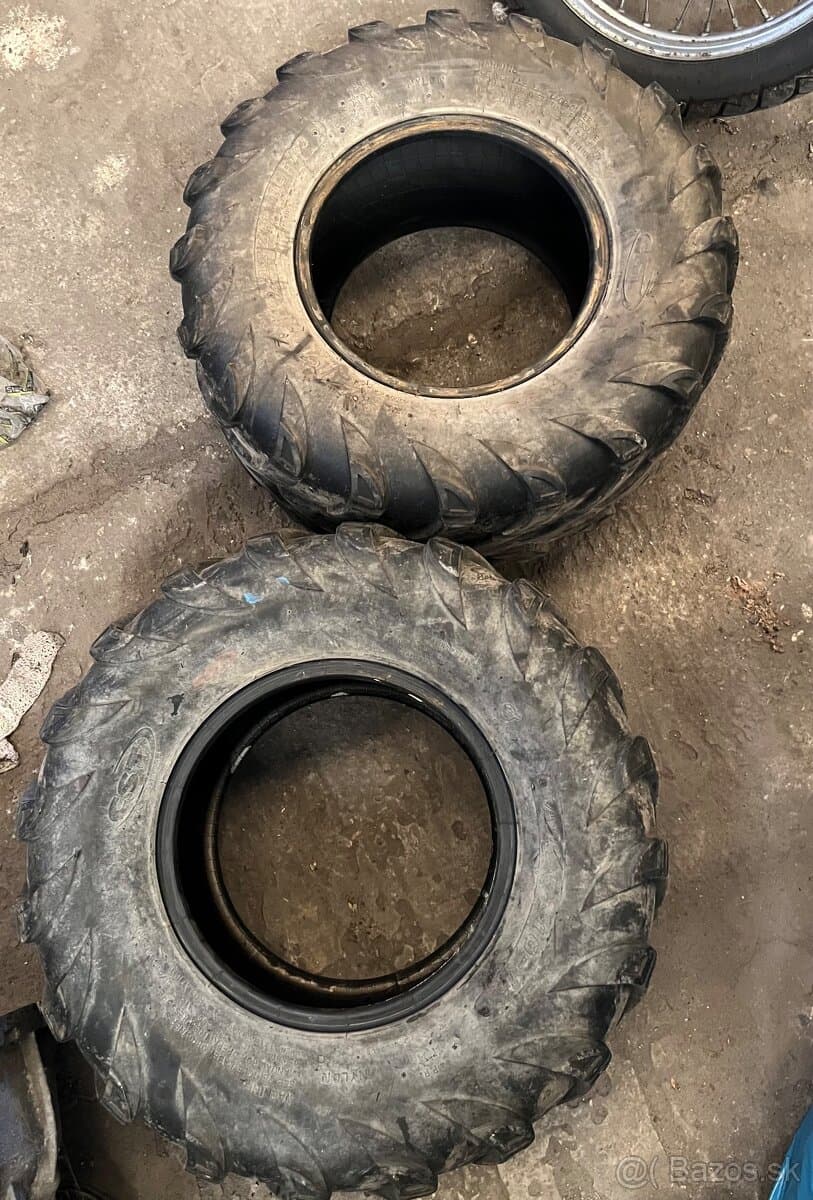 Pneumatiky na stvorkolku 2x 25x10-12