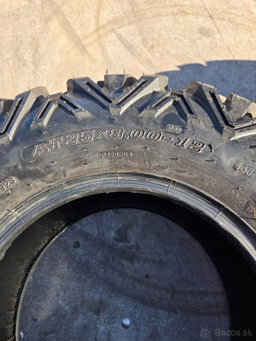 Predám na štvorkolku pneumatiky