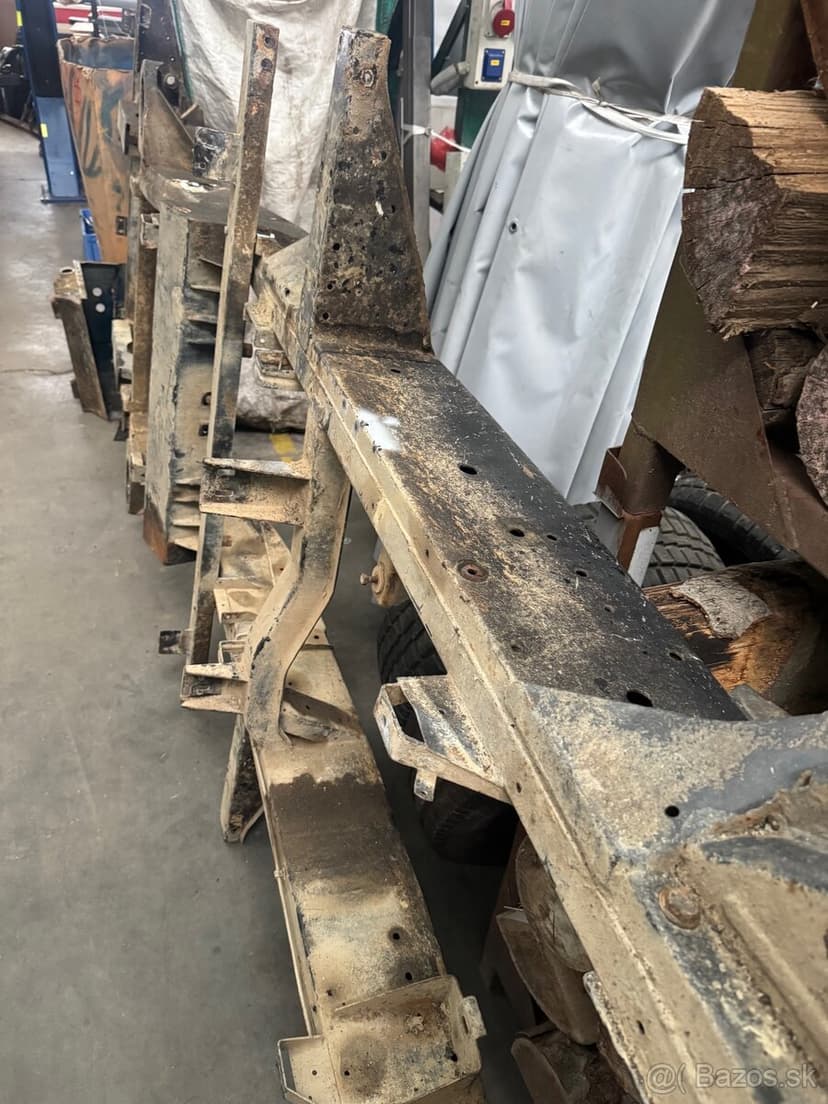 Šasy Land Rover Defender 110 Td5