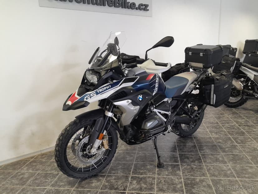 BMW R 1250 GS Trophy •  Továrně snížený podvozek