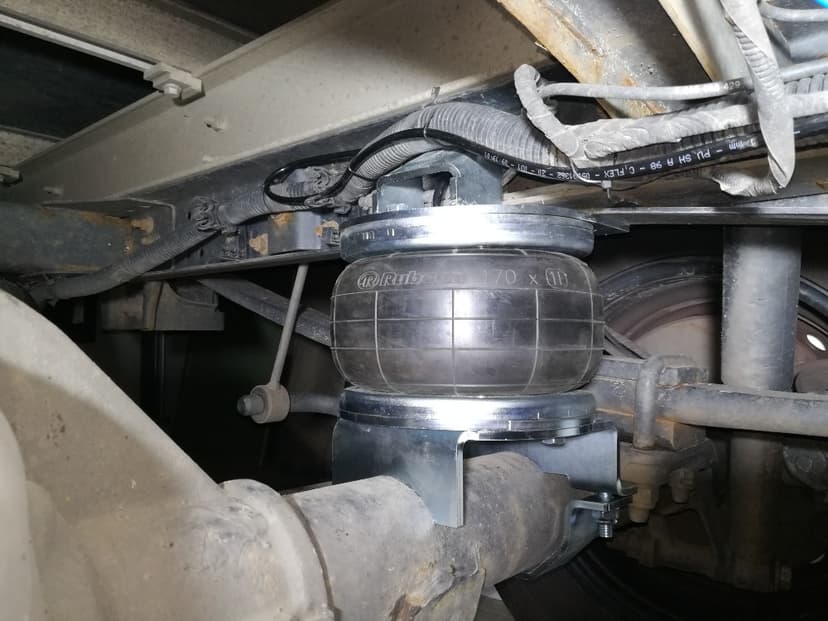 PŘÍDAVNÉ VZDUC1HOVÉ PÉROVÁNÍ, MĚCHY, VANKUŠE, vyrobeno v ČR