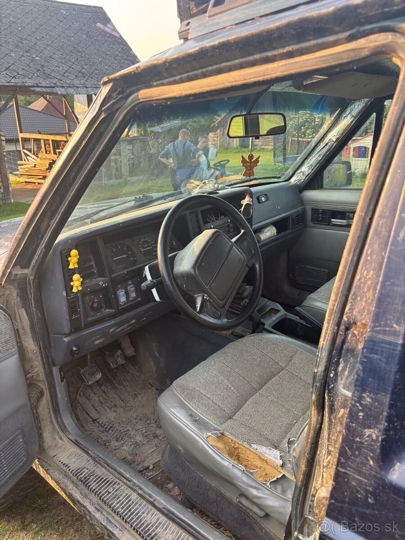 jeep chceekee 2,5td predfacelift