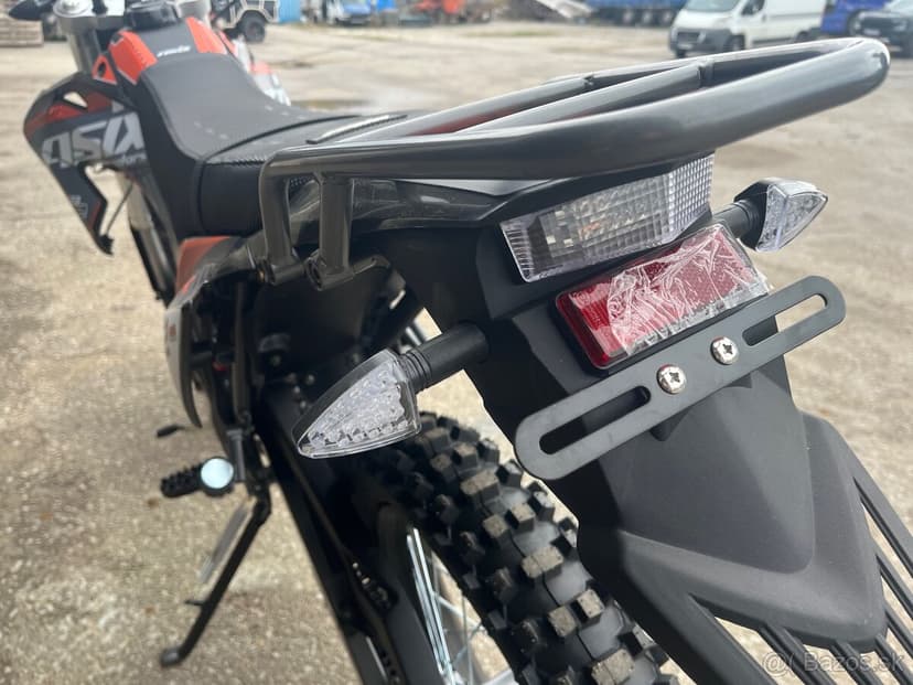 Cesne Enduro Asix defender 250cm3 + zaruka