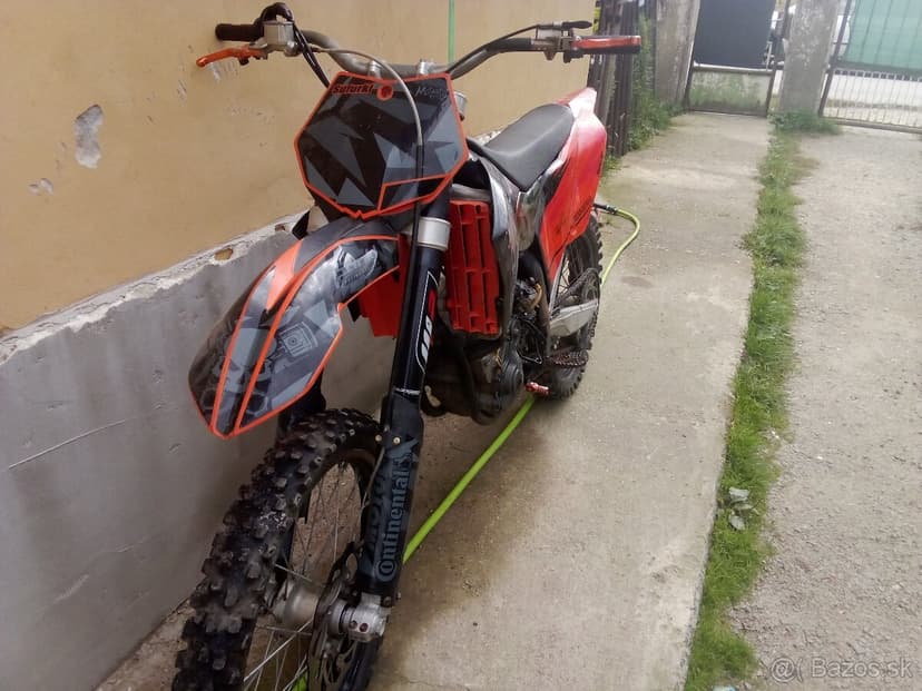 Predám KTM  SX 450F rok 2009 nepojazdna