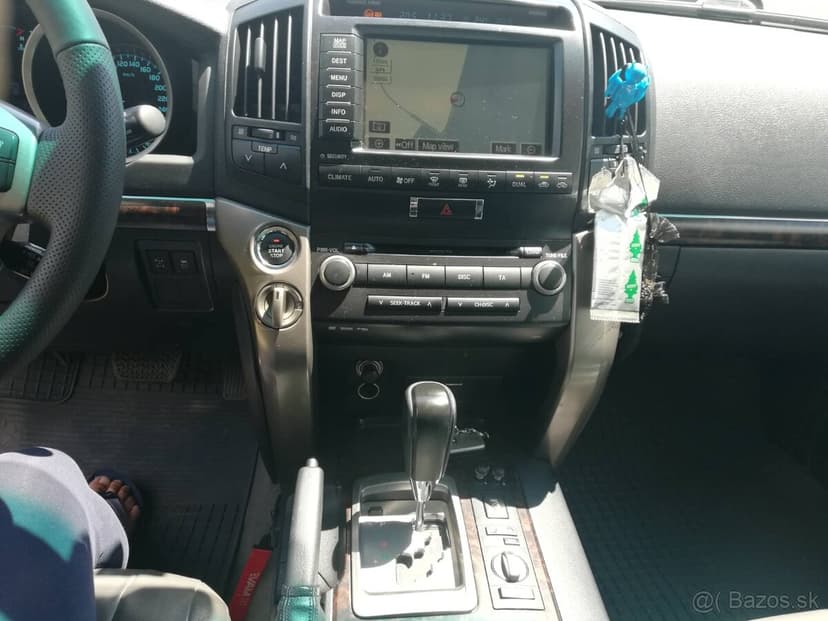 Toyota  LAND CRUISER 200