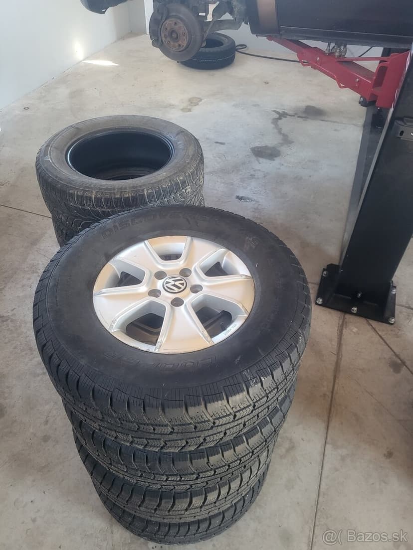 Predám 16"elektróny na wv amarok sedačky pneu 265 70 r16