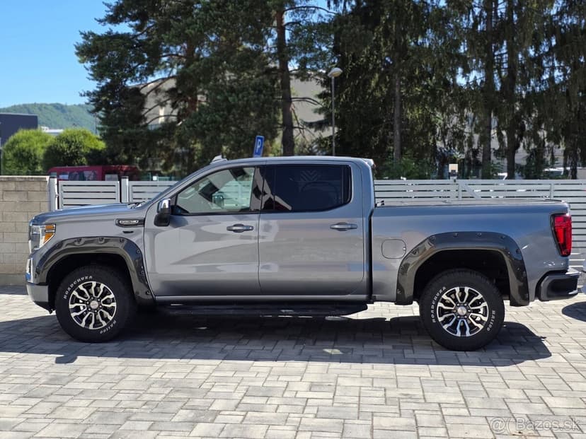 GMC Sierra 5.3L V8, 2021 AT4 výbava Full DPH