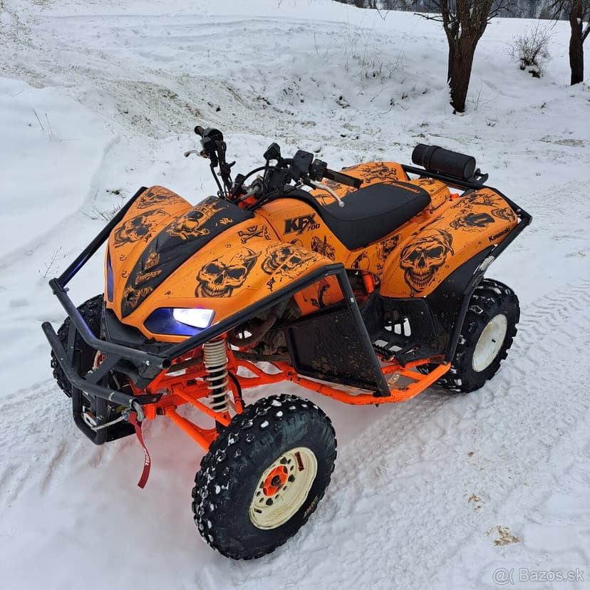 Kawasaki kfx 700 biele spz