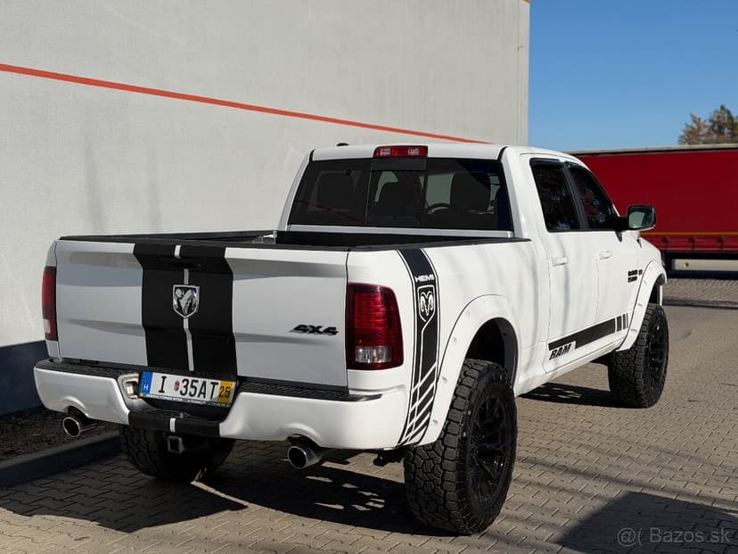 Dodge ram 1500 Sport 4x4 5.7 Hemi