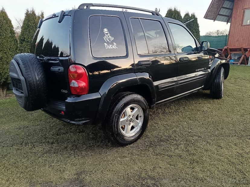 Jeep cherokee kj 2,5 105kw 5st manuál 4x4