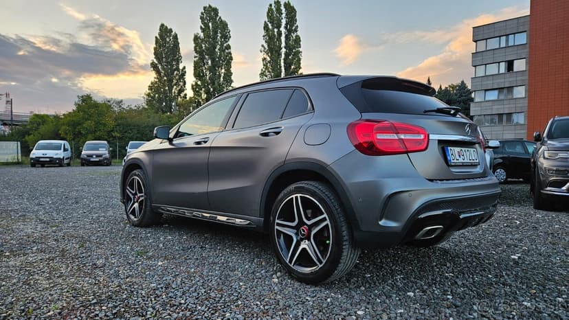 Mercedes-Benz GLA 220 d 4MATIC